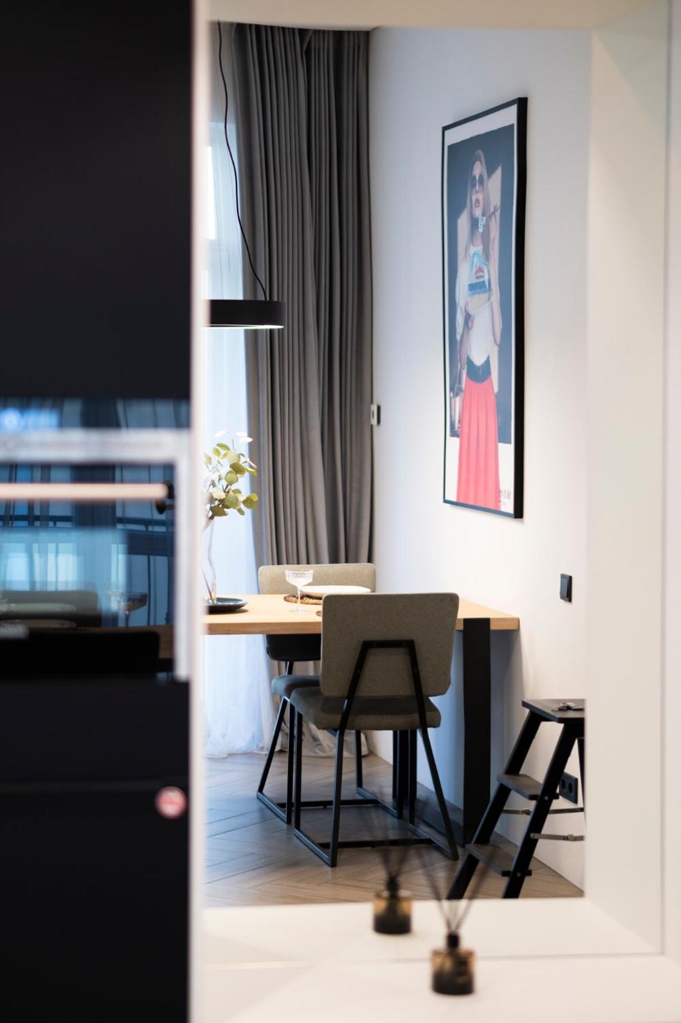 Cohost I Oldtown 60M2 Apt W-Garage Parking, Balcony & Self Check-In VNO Exteriör bild