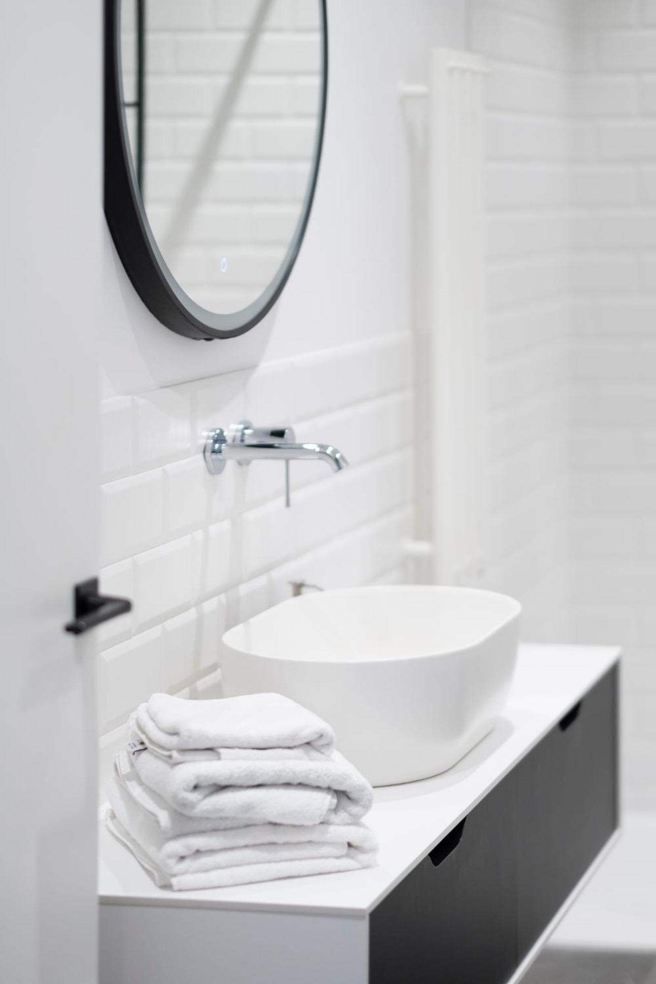 Cohost I Oldtown 60M2 Apt W-Garage Parking, Balcony & Self Check-In VNO Exteriör bild