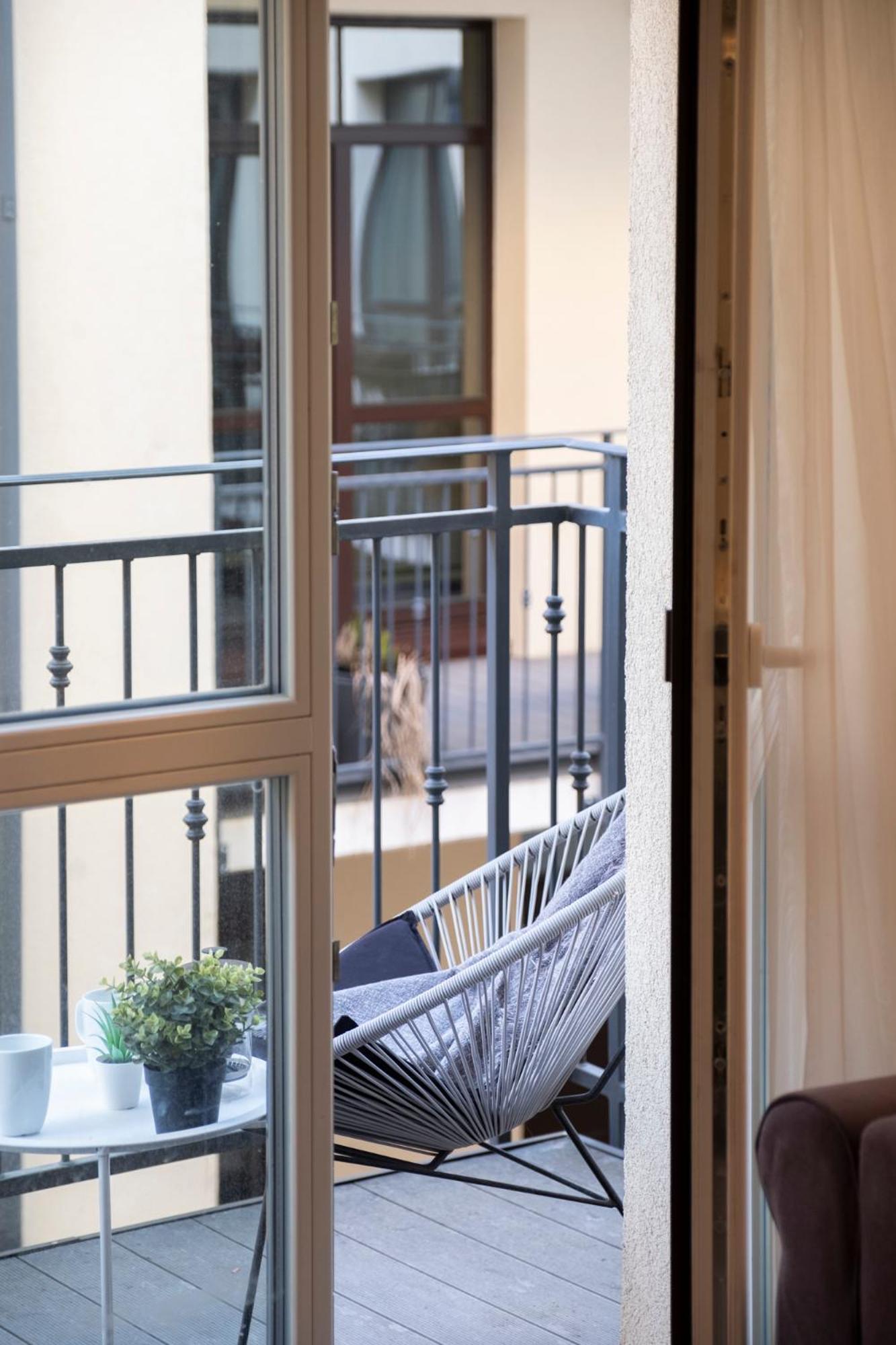 Cohost I Oldtown 60M2 Apt W-Garage Parking, Balcony & Self Check-In VNO Exteriör bild